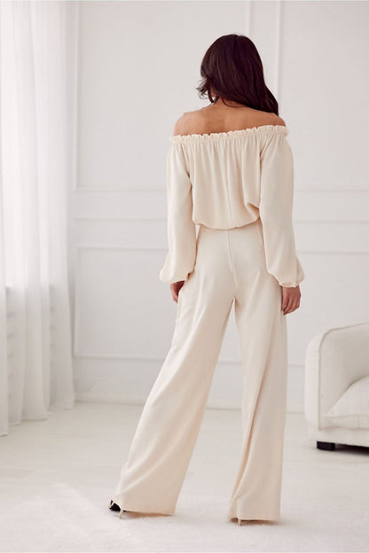 Pantalon beige clair pour femme, coupe ample avec ceinture intégrée, fabrication éthique.