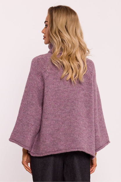 Pull col roulé oversize pour femme, manches larges 7/8, en maille douce – disponible en violet, style décontracté chic fabriqué en Europe